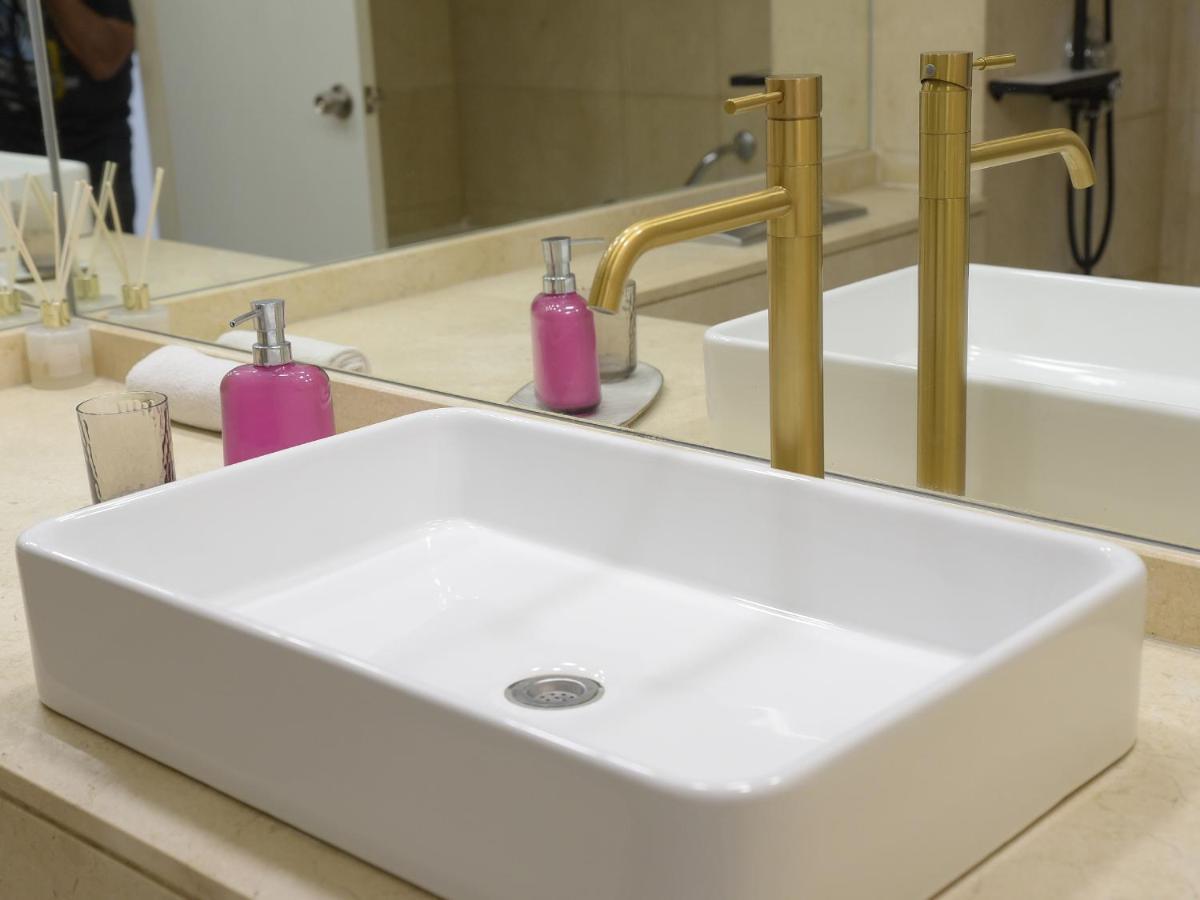 Apartment מגדל אלמוג - 